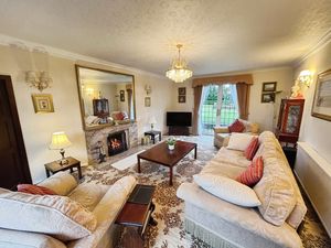 Lounge- click for photo gallery